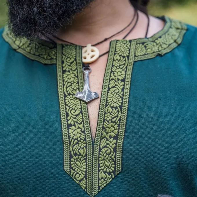 Leonardo Carbone Celtic Tunic Finn Green - Image 2