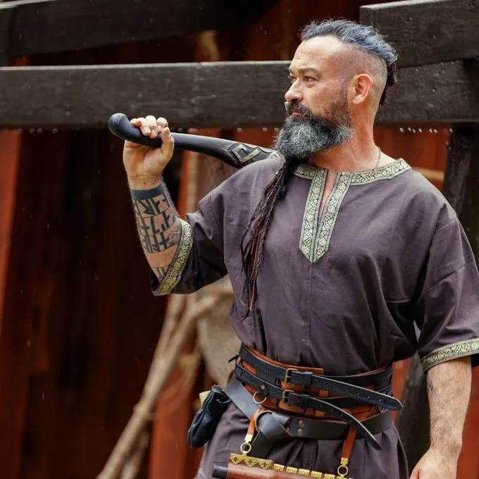 Leonardo Carbone Celtic Tunic, Short Sleeves, Dark Brown - Image 2