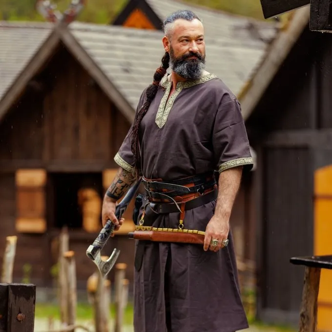 Leonardo Carbone Celtic Tunic, Short Sleeves, Dark Brown - Image 3