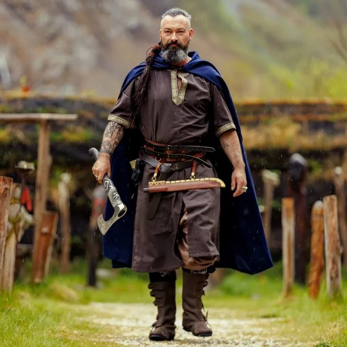 Leonardo Carbone Celtic Tunic, Short Sleeves, Dark Brown - Image 5