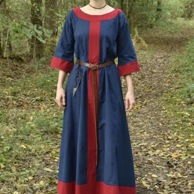 (Early) Medieval Dress Clotild, Blue-red