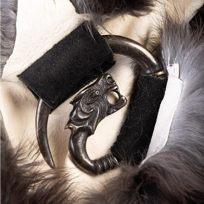 Mytholon Fur Collar Jon - Image 5