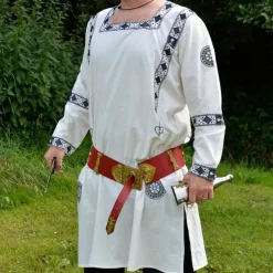 Tunica Manicata, Blue